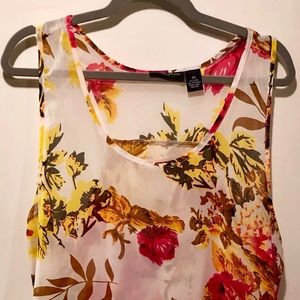 Gorgeous floral tank!